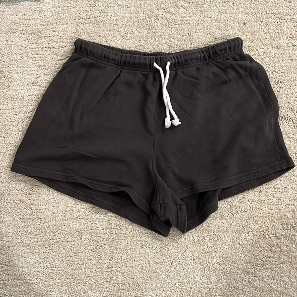 Perfectwhitetee dark grey terry sweat shorts with a drawstring. Women’s size M